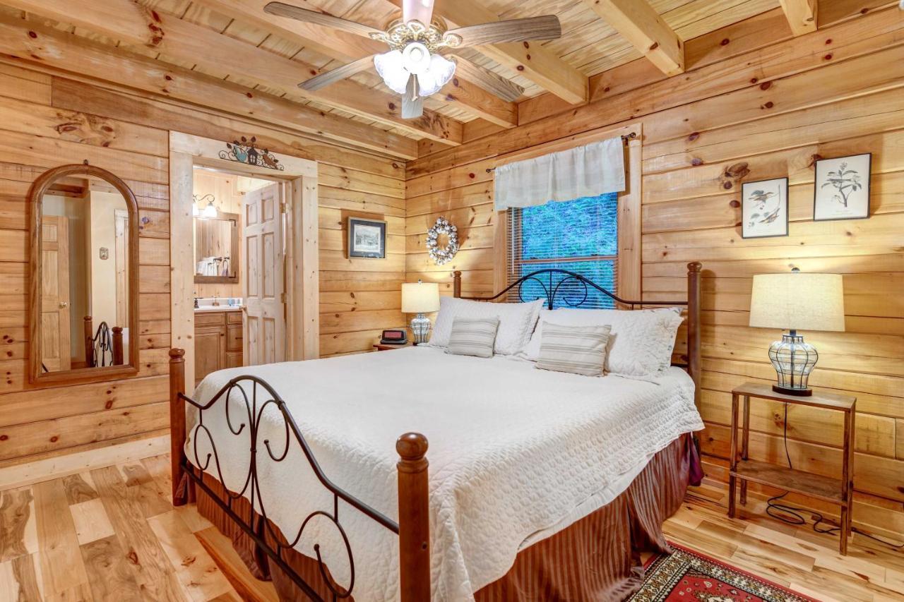 Waynesville Cabin With Covered Deck And Fire Pit! Lake Junaluska Zewnętrze zdjęcie